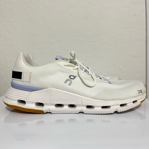 SOLD! ON CLOUDNOVA Women’s Running Shoes. Size 10. Discontinued Color. - Picture 3 of 7